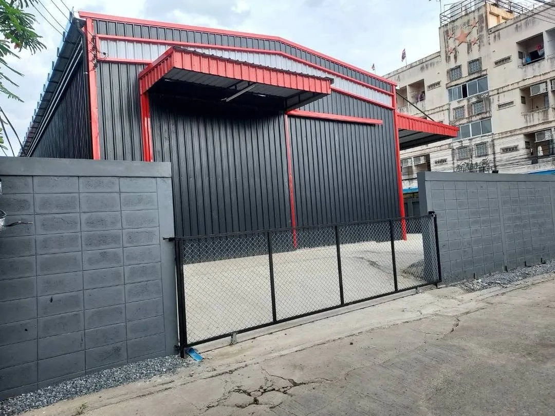 Single-Storey Warehouse with Office for Rent in Ladprao 101 – 65,000 THB/Month