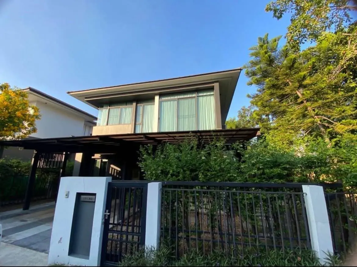 Luxury Renovated Corner House for Rent at Setthasiri Krungthep Kreetha 7 – 4 Bedrooms, Fully Furnished